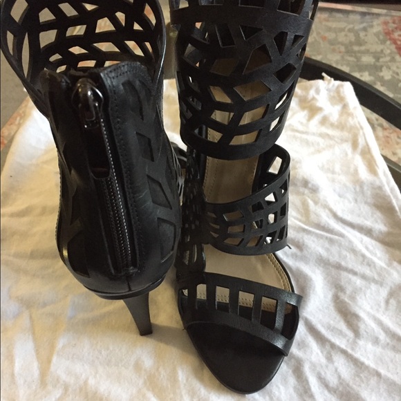 Maven cutout pump black size 10 - Picture 5 of 7